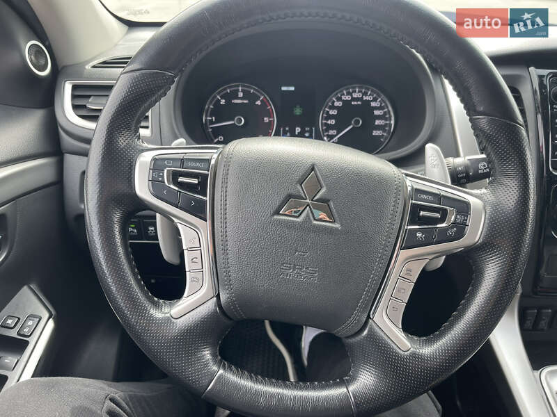 Позашляховик / Кросовер Mitsubishi Pajero Sport 2017 в Івано-Франківську
