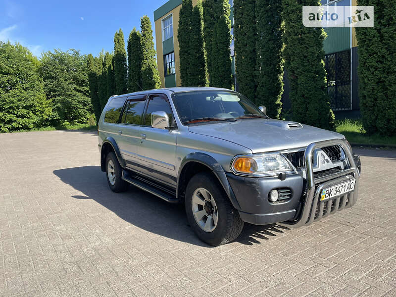 Внедорожник / Кроссовер Mitsubishi Pajero Sport 2006 в Ровно