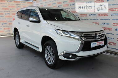 Позашляховик / Кросовер Mitsubishi Pajero Sport 2017 в Києві