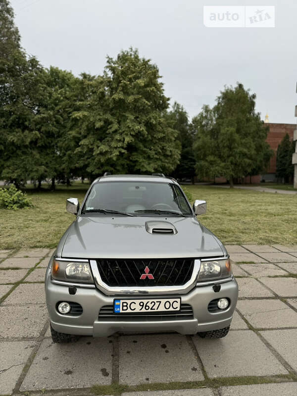 Позашляховик / Кросовер Mitsubishi Pajero Sport 2001 в Львові