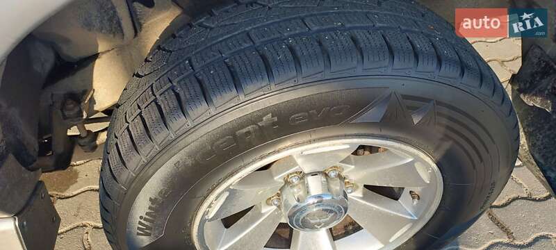 Внедорожник / Кроссовер Mitsubishi Pajero Sport 2005 в Черновцах