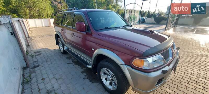 Внедорожник / Кроссовер Mitsubishi Pajero Sport 2005 в Черновцах