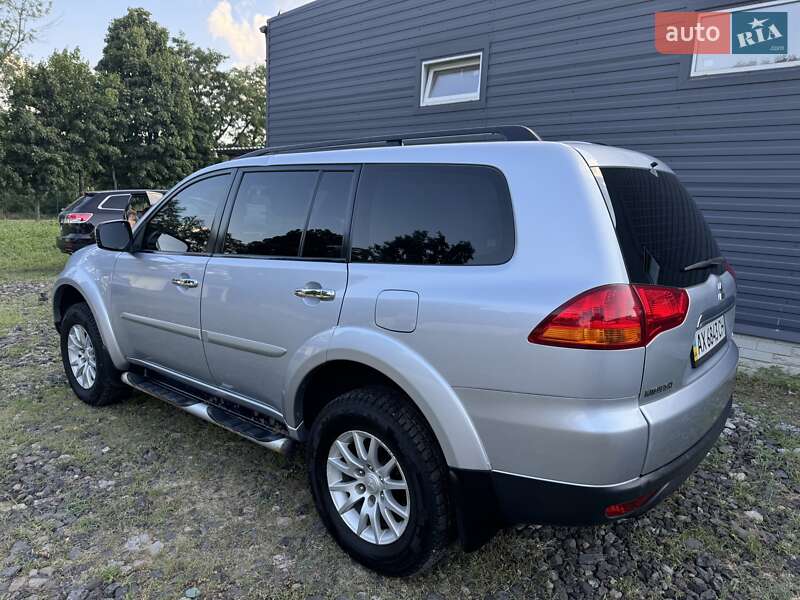 Внедорожник / Кроссовер Mitsubishi Pajero Sport 2010 в Покотиловке