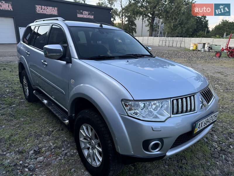 Внедорожник / Кроссовер Mitsubishi Pajero Sport 2010 в Покотиловке