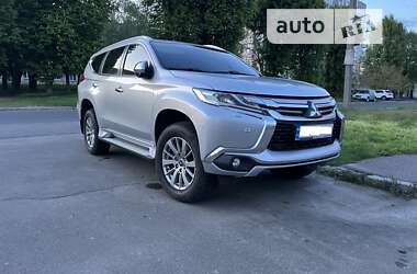 Позашляховик / Кросовер Mitsubishi Pajero Sport 2017 в Черкасах