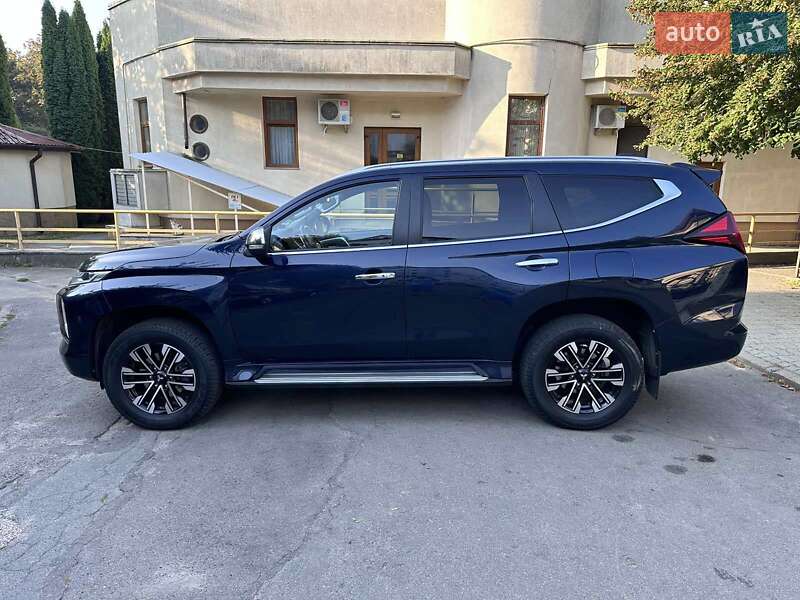 Внедорожник / Кроссовер Mitsubishi Pajero Sport 2021 в Ровно