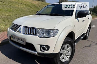 Позашляховик / Кросовер Mitsubishi Pajero Sport 2012 в Києві