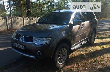 Позашляховик / Кросовер Mitsubishi Pajero Sport 2010 в Києві