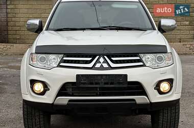 Позашляховик / Кросовер Mitsubishi Pajero Sport 2014 в Кам'янському