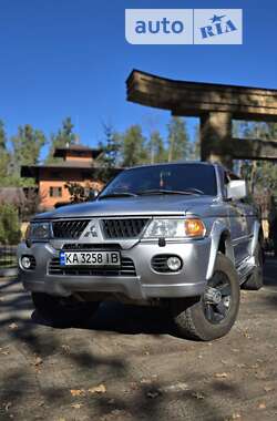 Позашляховик / Кросовер Mitsubishi Pajero Sport 2006 в Києві