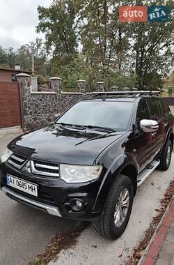 Внедорожник / Кроссовер Mitsubishi Pajero Sport 2013 в Белогородке