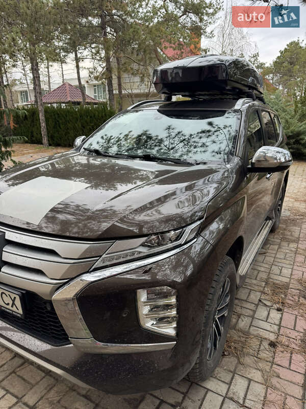 Внедорожник / Кроссовер Mitsubishi Pajero Sport 2021 в 