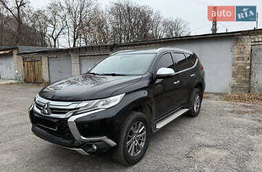 Позашляховик / Кросовер Mitsubishi Pajero Sport 2017 в Дніпрі