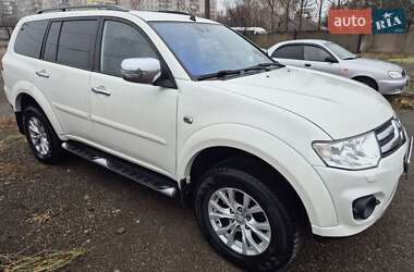 Позашляховик / Кросовер Mitsubishi Pajero Sport 2014 в Запоріжжі