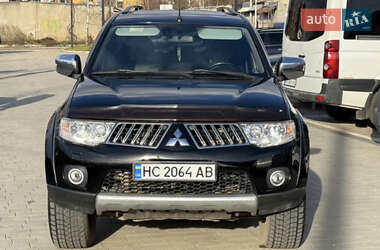 Позашляховик / Кросовер Mitsubishi Pajero Sport 2011 в Ужгороді