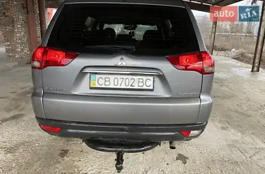 Mitsubishi Pajero Sport 2013