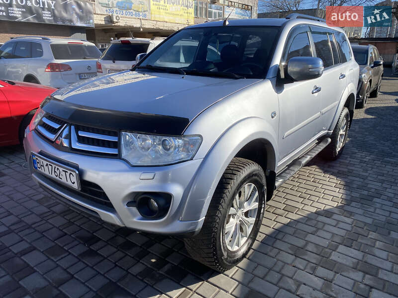 Позашляховик / Кросовер Mitsubishi Pajero Sport 2015 в Одесі