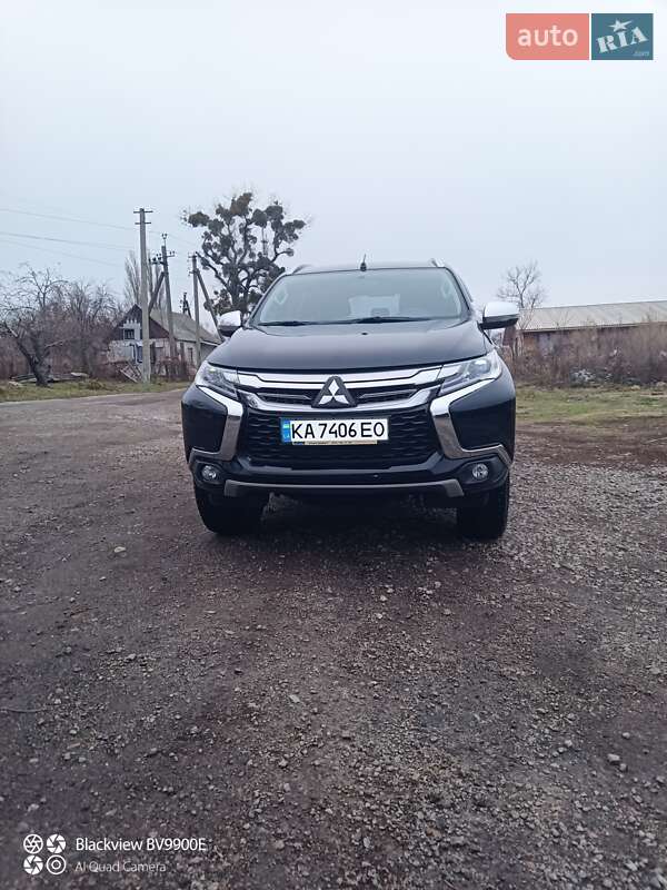 Внедорожник / Кроссовер Mitsubishi Pajero Sport 2018 в Полтаве