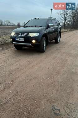 Внедорожник / Кроссовер Mitsubishi Pajero Sport 2011 в Черняхове