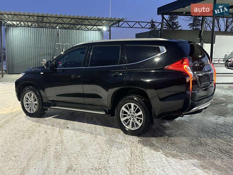 Внедорожник / Кроссовер Mitsubishi Pajero Sport 2016 в Тульчине