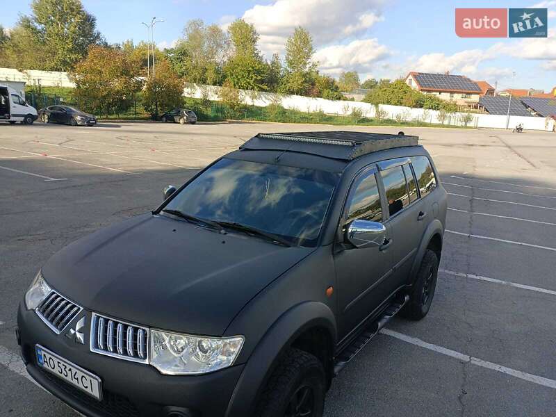 Внедорожник / Кроссовер Mitsubishi Pajero Sport 2010 в Ужгороде