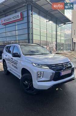 Позашляховик / Кросовер Mitsubishi Pajero Sport 2024 в Києві