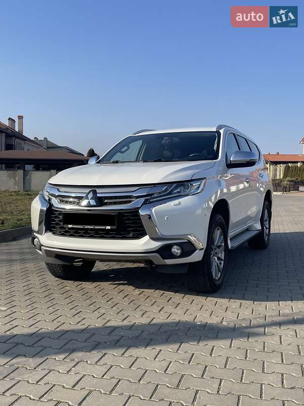 Позашляховик / Кросовер Mitsubishi Pajero Sport 2016 в Одесі фото 2 Позашляховик / Кросовер Mitsubishi Pajero Sport 2016 в Одесі