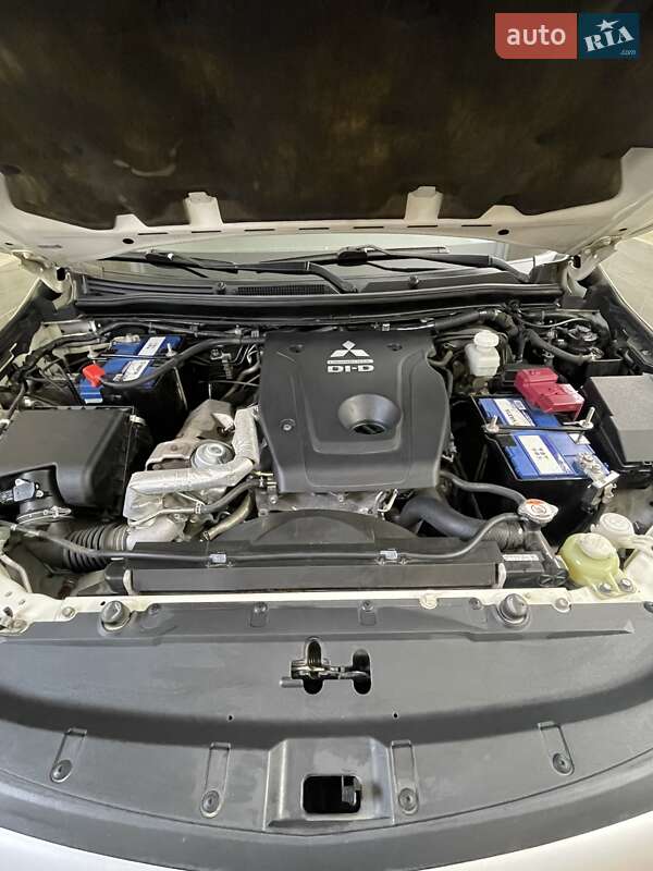 Позашляховик / Кросовер Mitsubishi Pajero Sport 2016 в Одесі фото 12 Позашляховик / Кросовер Mitsubishi Pajero Sport 2016 в Одесі