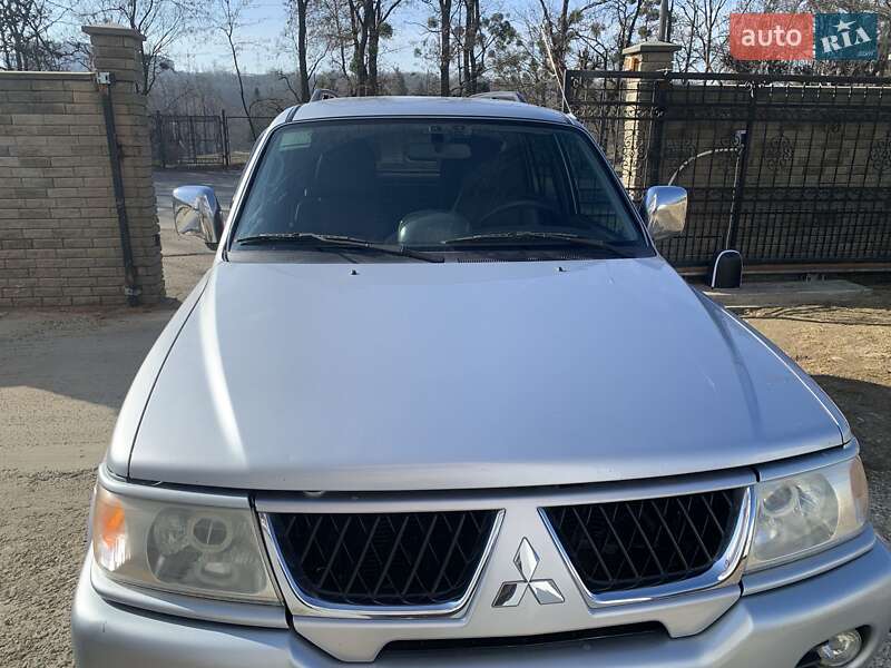 Внедорожник / Кроссовер Mitsubishi Pajero Sport 2008 в Черновцах