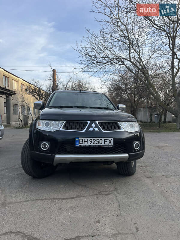 Внедорожник / Кроссовер Mitsubishi Pajero Sport 2010 в Одессе