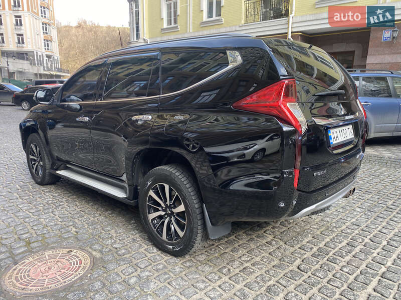 Внедорожник / Кроссовер Mitsubishi Pajero Sport 2016 в Киеве
