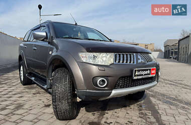 Внедорожник / Кроссовер Mitsubishi Pajero Sport 2012 в 