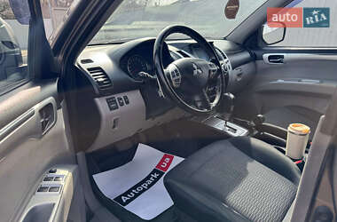 Внедорожник / Кроссовер Mitsubishi Pajero Sport 2012 в 