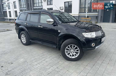 Внедорожник / Кроссовер Mitsubishi Pajero Sport 2011 в 