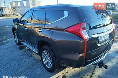 Внедорожник / Кроссовер Mitsubishi Pajero Sport 2017 в 