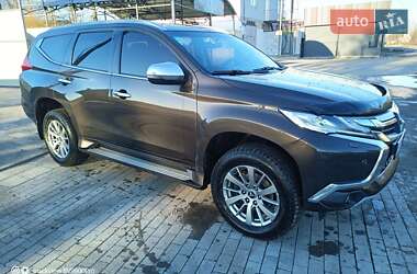 Внедорожник / Кроссовер Mitsubishi Pajero Sport 2017 в 