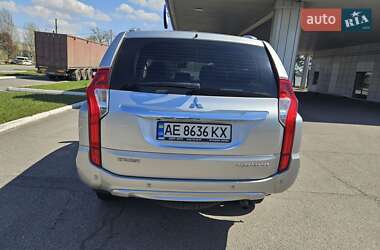 Внедорожник / Кроссовер Mitsubishi Pajero Sport 2016 в 