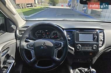 Внедорожник / Кроссовер Mitsubishi Pajero Sport 2016 в 