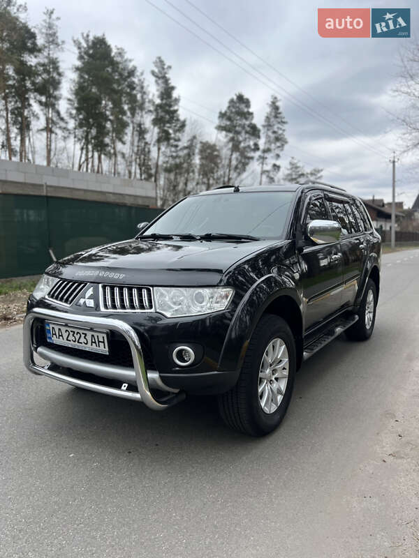 Mitsubishi Pajero Sport 2011