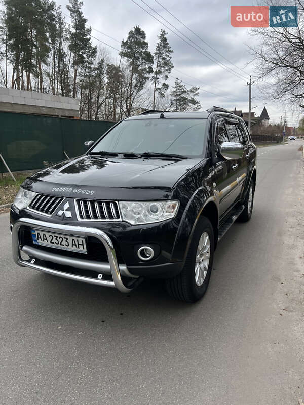 Позашляховик / Кросовер Mitsubishi Pajero Sport 2011 в Києві