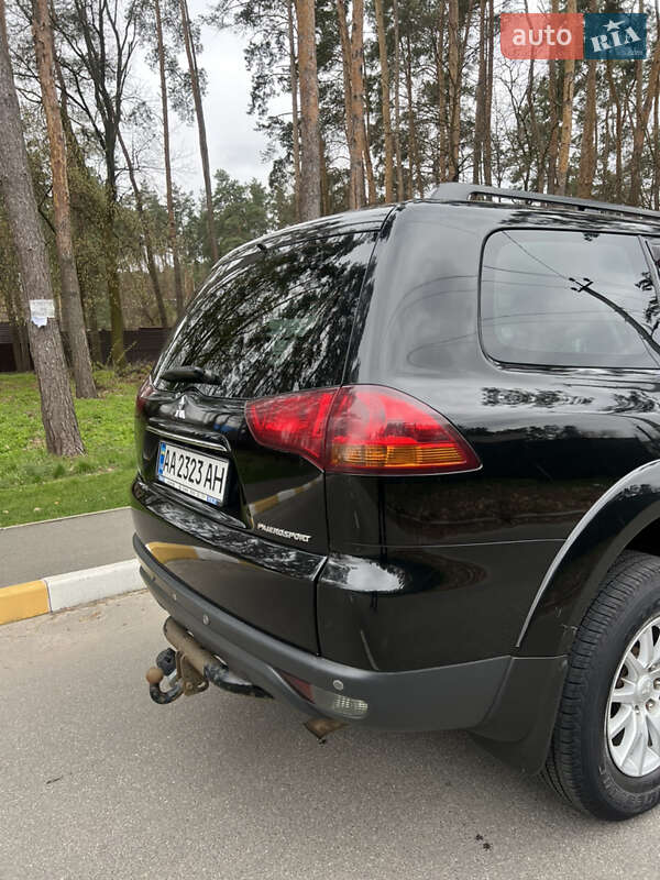 Позашляховик / Кросовер Mitsubishi Pajero Sport 2011 в Києві