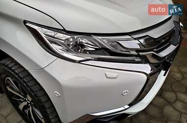 Внедорожник / Кроссовер Mitsubishi Pajero Sport 2016 в 