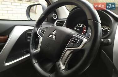 Внедорожник / Кроссовер Mitsubishi Pajero Sport 2016 в 