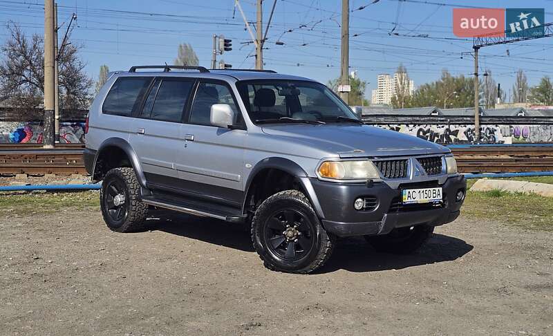 Внедорожник / Кроссовер Mitsubishi Pajero Sport 2005 в 