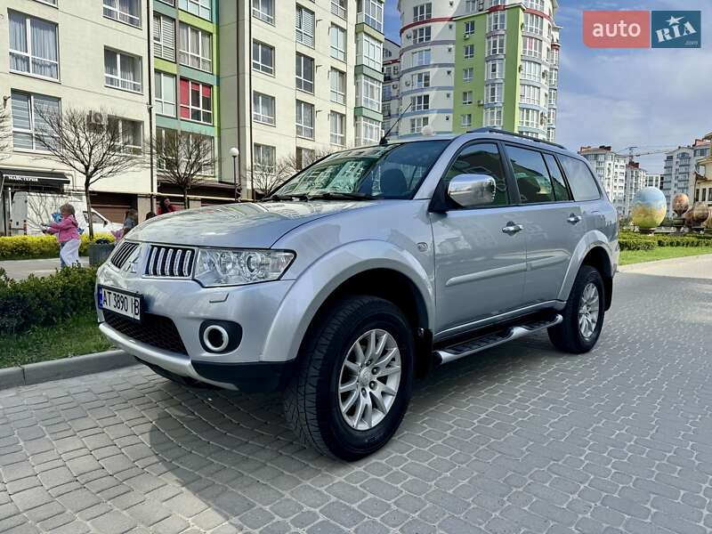 Mitsubishi Pajero Sport 2011