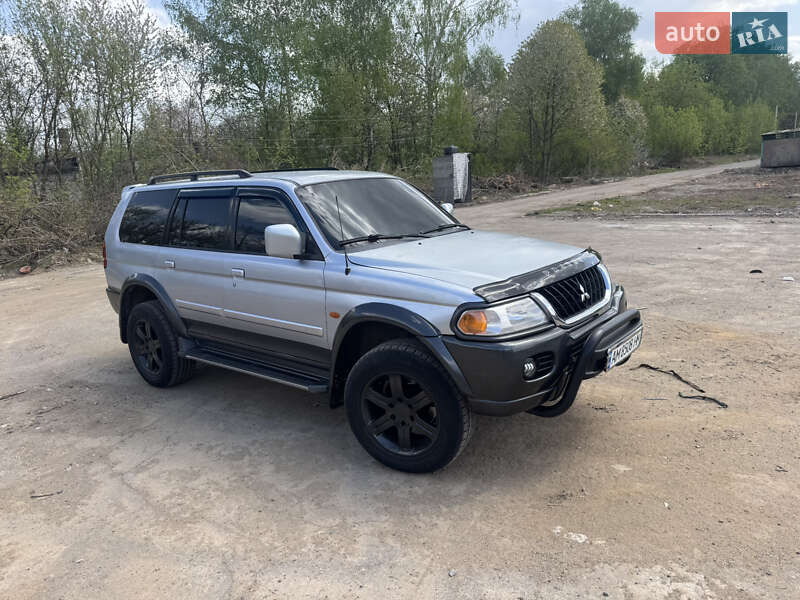 Mitsubishi Pajero Sport 2004