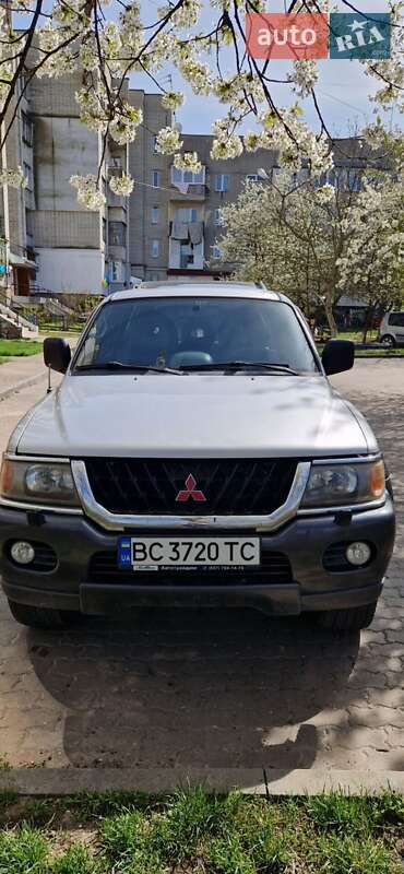 Mitsubishi Pajero Sport 2002