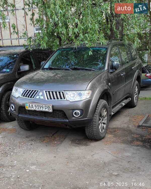 Mitsubishi Pajero Sport 2013
