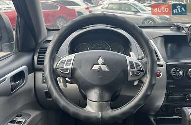 Внедорожник / Кроссовер Mitsubishi Pajero Sport 2011 в 