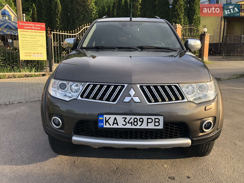 Позашляховик / Кросовер Mitsubishi Pajero Sport 2013 в Вінниці